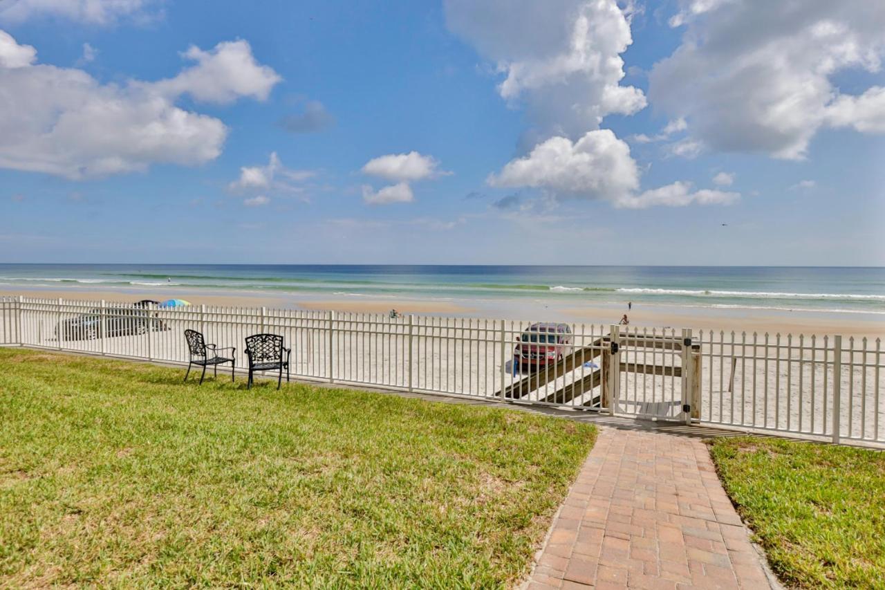 Отель Coastal Waters Studio 111 - Pool Side Studio Нью-Смирна-Бич Экстерьер фото